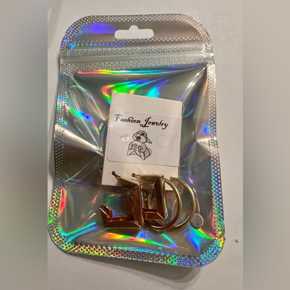 NWT Two Pairs of Gold Small Round & Square Hoop Earrings - Picture 3 of 3